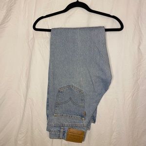 LEVIS Vintage Mom Jeans